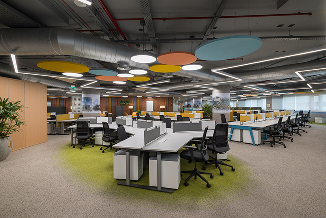 Bố cục mở, màu sắc