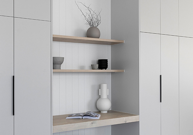 Hệ tủ âm cùng thiết kế đơn giản giúp không gian rộng hơn