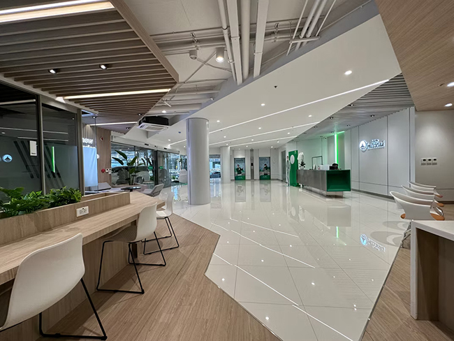 Phản chiếu không gian bằng nền gạch bóng